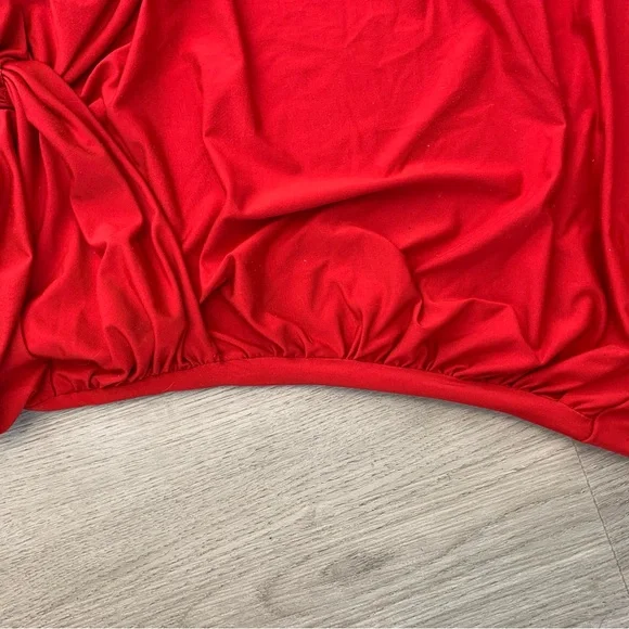 Red Ruched Sleeveless Tank Top - Picture 2 of 6